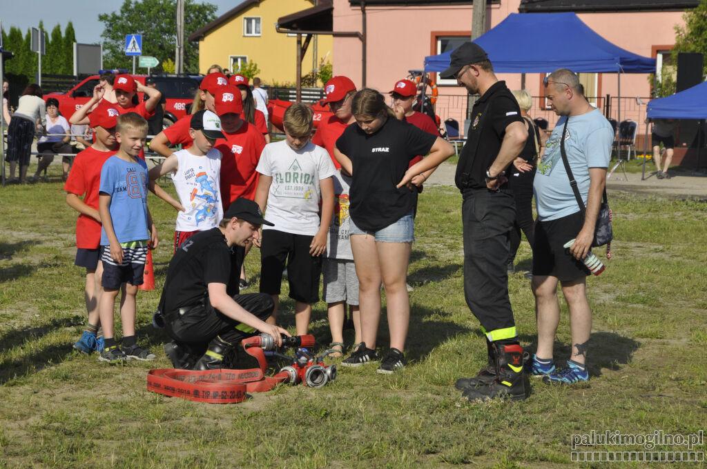 Strażacki festyn w Jeziorach Wielkich. Były koncerty, konkursy i pokazy strażackie (zdjęcia + wideo)