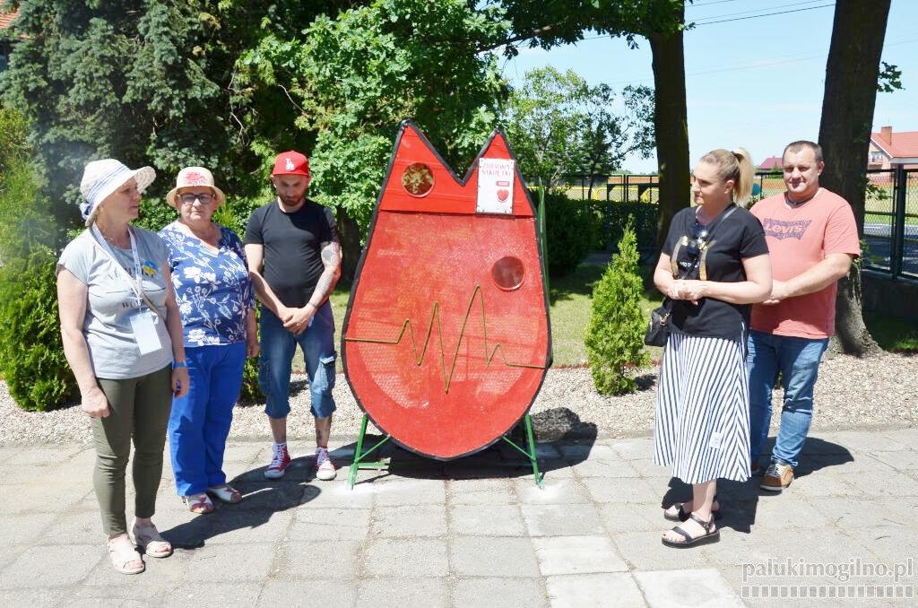 W Wylatowie stanął pojemnik na nakrętki. To finał działań Stowarzyszenia 
