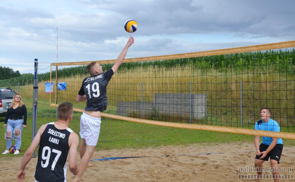 W Ławkach, tym razem wygrali z deszczem w turnieju siatkówki plażowej (zdjęcia)