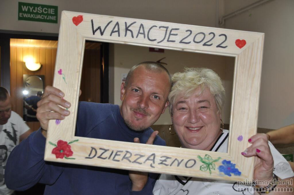 W Dzierzążnie odbył się wakacyjny festyn dla mieszkańców. Były tańce, konkurencje, zabawy animacyjne i kiełbaski z grilla (wideo + zdjęcia)