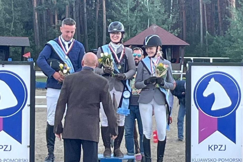 Skakała przez przeszkody i wskoczyła na podium. Wiktoria wywalczyła brąz