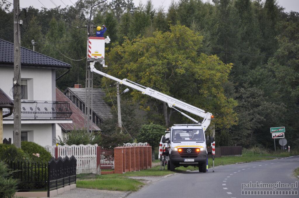 Gminy szykują się do oszczędzania prądu. Burmistrz Strzelna wymienia uliczne oświetlenie na ledowe. Wójt Jezior Wielkich na razie nie planuje wyłączania lamp