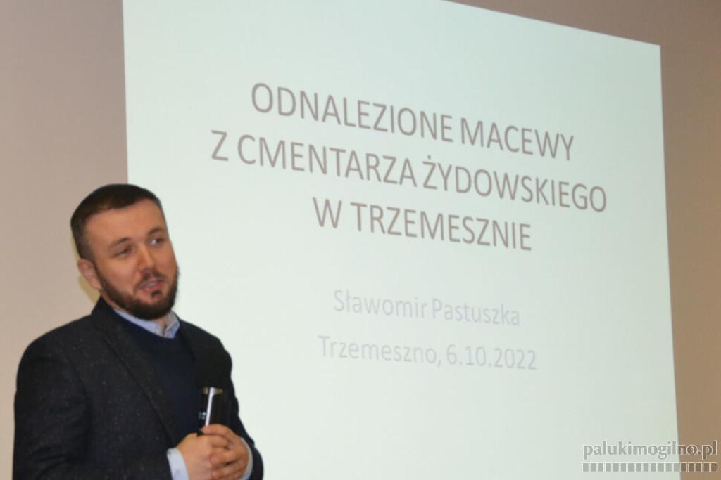 Trzemeszno pokazało klasę - tak o uporządkowaniu żydowskiego cmentarza mówi judaista Sławomir Pastuszka