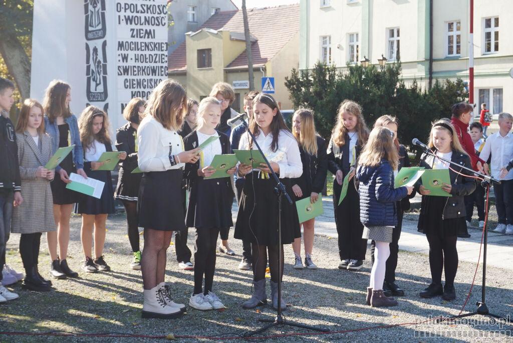 Dzień Papieski przy obelisku na mogileńskim rynku (zdjęcia)