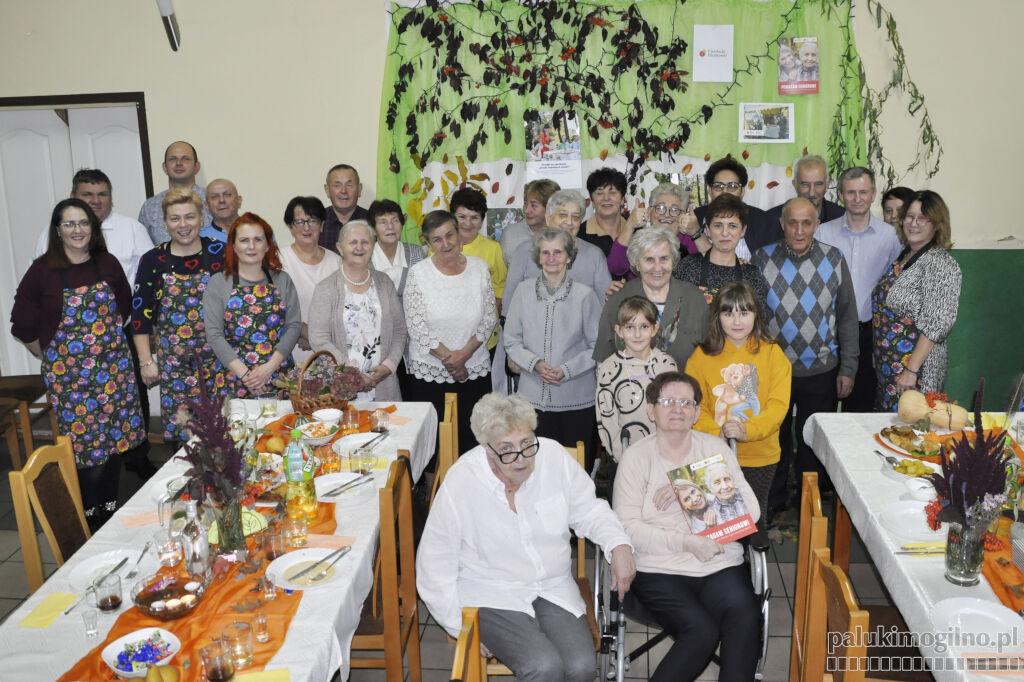 Dziarskie Babki z Ciechrza: spotkanie z seniorami i sesja zdjęciowa w stylu retro (wideo + zdjęcia)