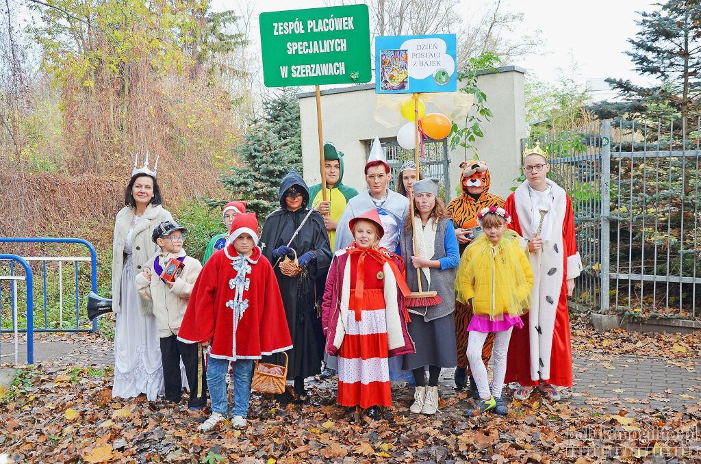 Happening Zespołu Placówek Specjalnych w Szerzawach zachęcał do czytania bajek (wideo)