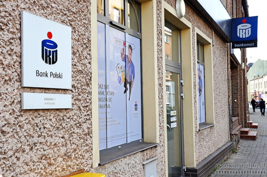 Bankomat w budynku PKO BP nieczynny w nocy - powodem fetor od bezdomnej