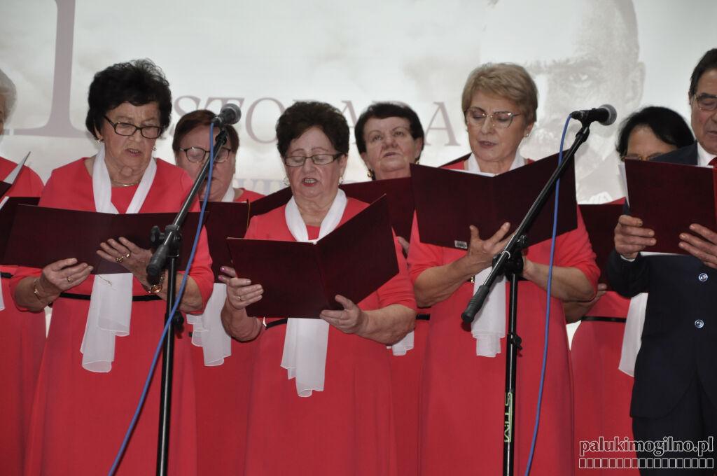Patriotyczna wieczornica w Jeziorach Wielkich. Były pieśni i patriotyczne wiersze (wideo + zdjęcia)