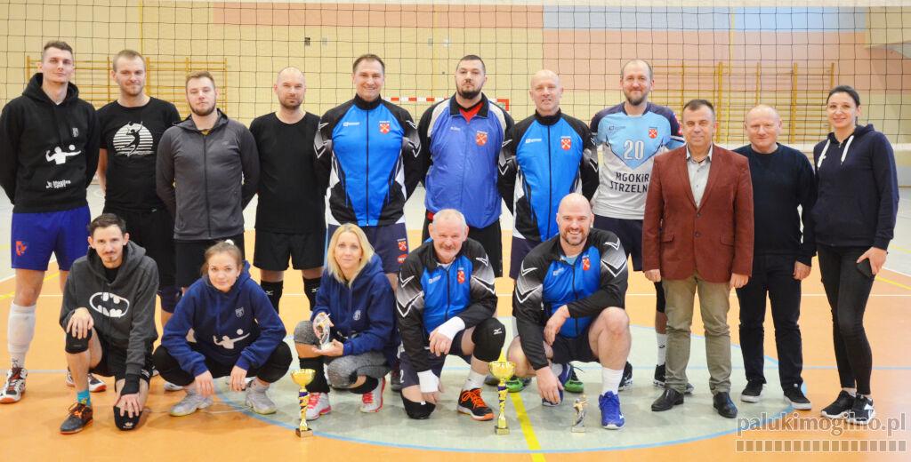 Strzelno wygrało w andrzejkowym turnieju siatkówki w Dąbrowie  (zdjęcia)