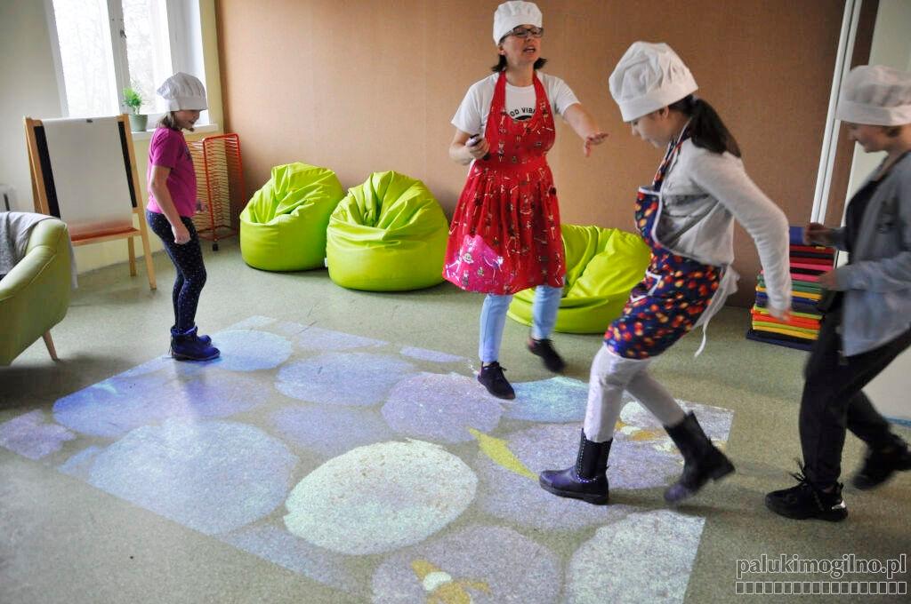 Nowa świetlica tętni życiem. Jedną z atrakcji jest magiczny dywan
