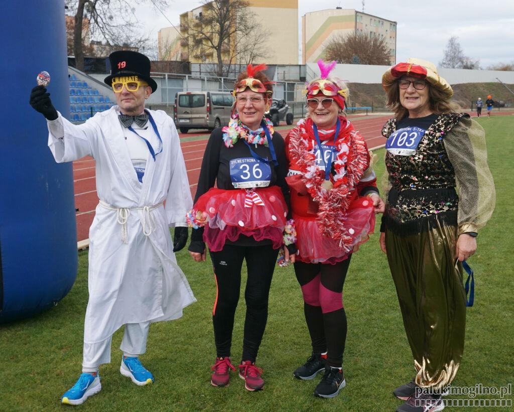 Sylwestrowa 5-tka w Mogilnie. W szybkim tempie pożegnali stary rok (zdjęcia)