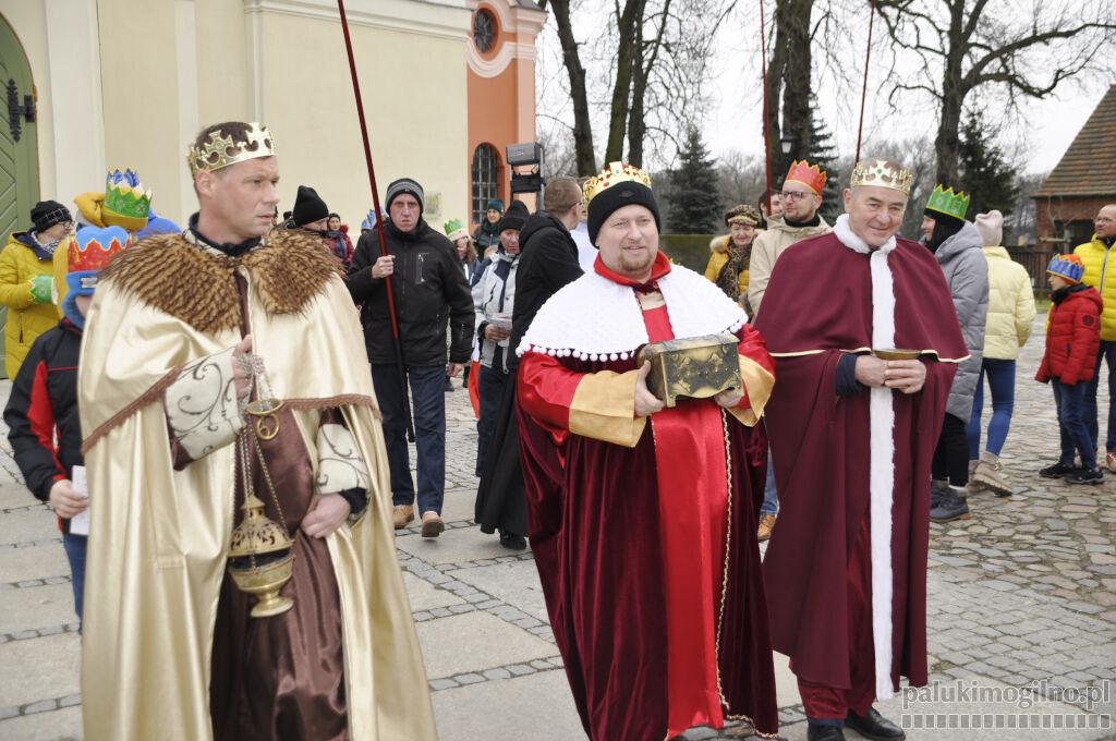 Orszak Trzech Króli przeszedł ulicami Strzelna (wideo + zdjęcia)