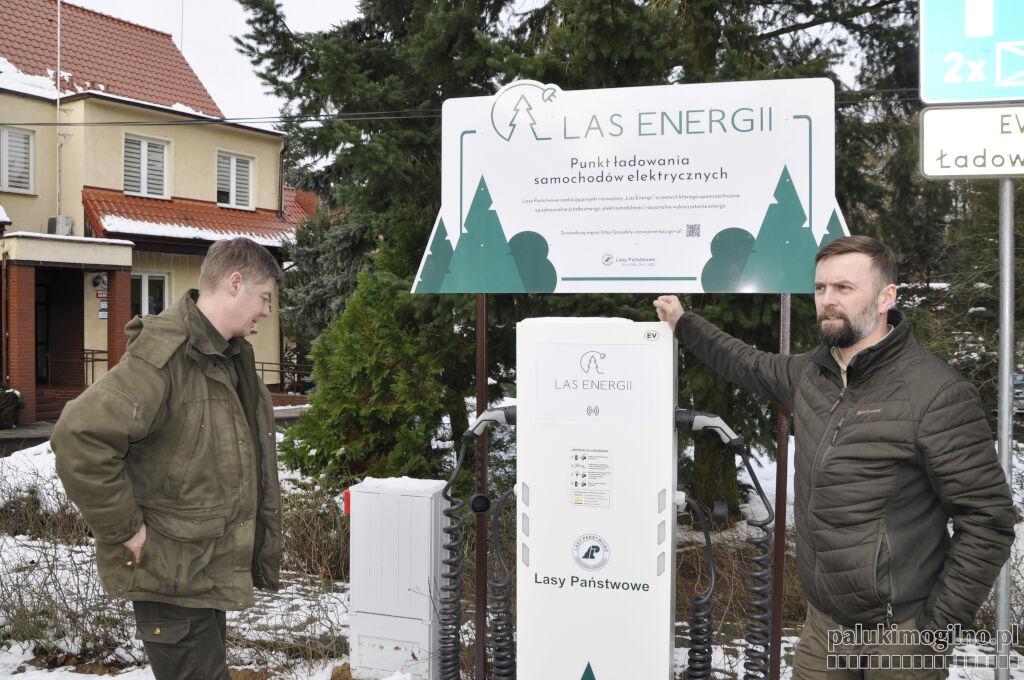 Stacja ładowania pojazdów elektrycznych przy siedzibie nadleśnictwa