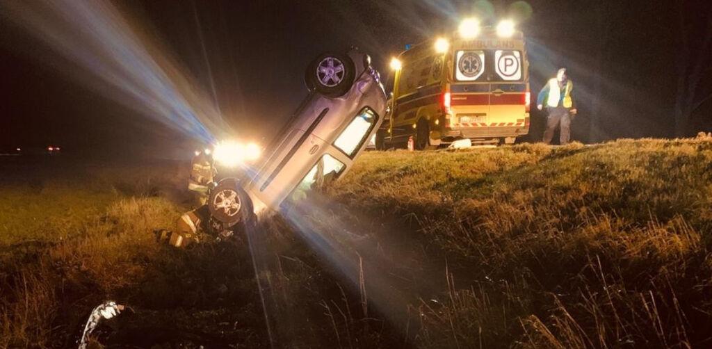 W Czerniaku wyleciała samochodem z krajowej 15