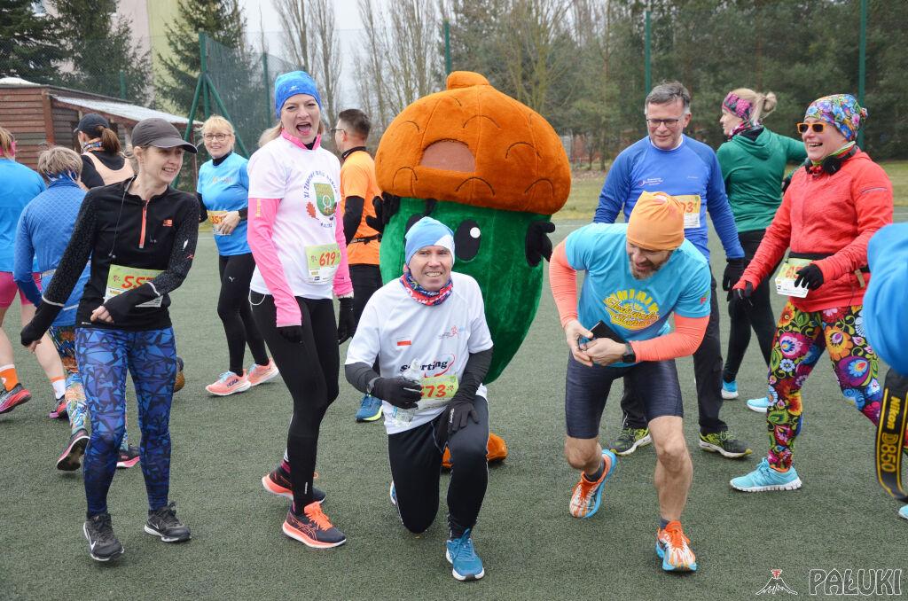 XI Zimowy Bieg Dębowy. Blisko 600 biegaczy. Na 5 km wygrał Jędrzej Wolski przed Kubą Góreckim (zdjęcia)