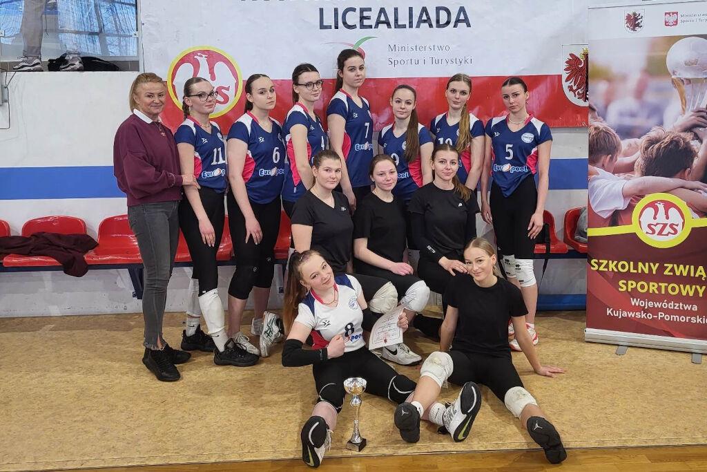 Siatkarki z mogileńskiego Zespołu Szkół czwarte w województwie