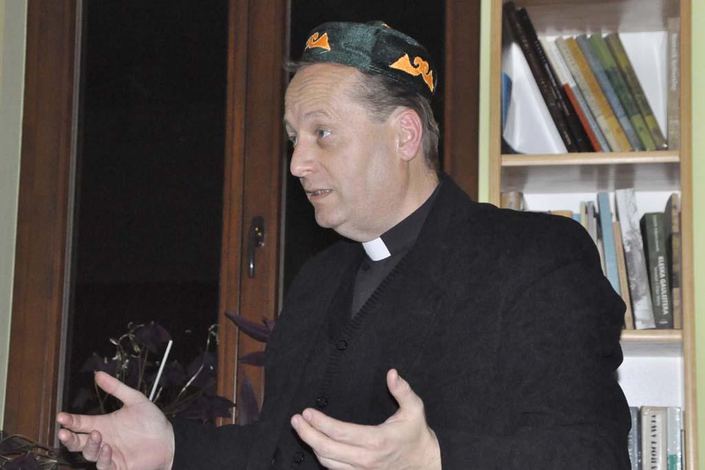 Ksiądz Jarosław Słowy. Pojechał nawracać, a sam się musiał nawrócić