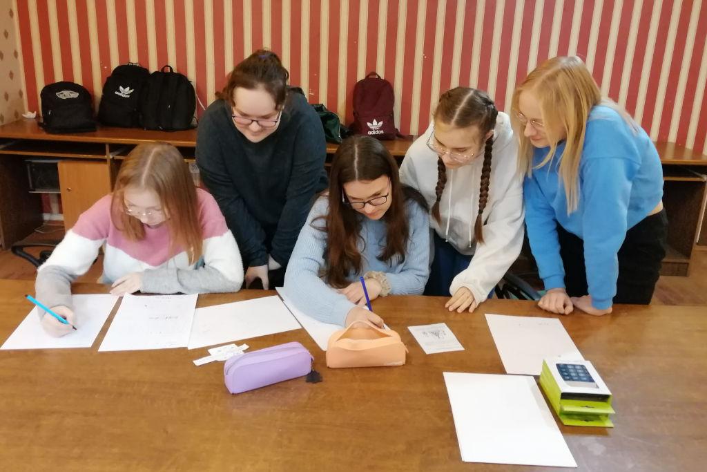 Etap finałowy konkursu Matematyka bez Granic. Oprócz zabawy matematyką, uczniowie integrowali się