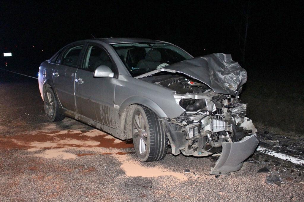 6 osób trafiło do szpitala. 19-letni kierowca wyprzedzał w Żabienku na linii ciągłej