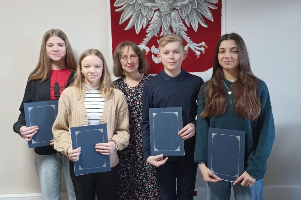 Sześciomiesięczne stypendia dla zawodników karate