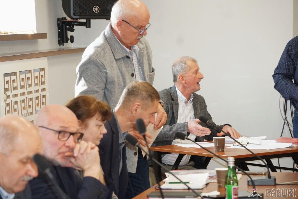 Na piętrze hali w Mogilnie brakuje toalet