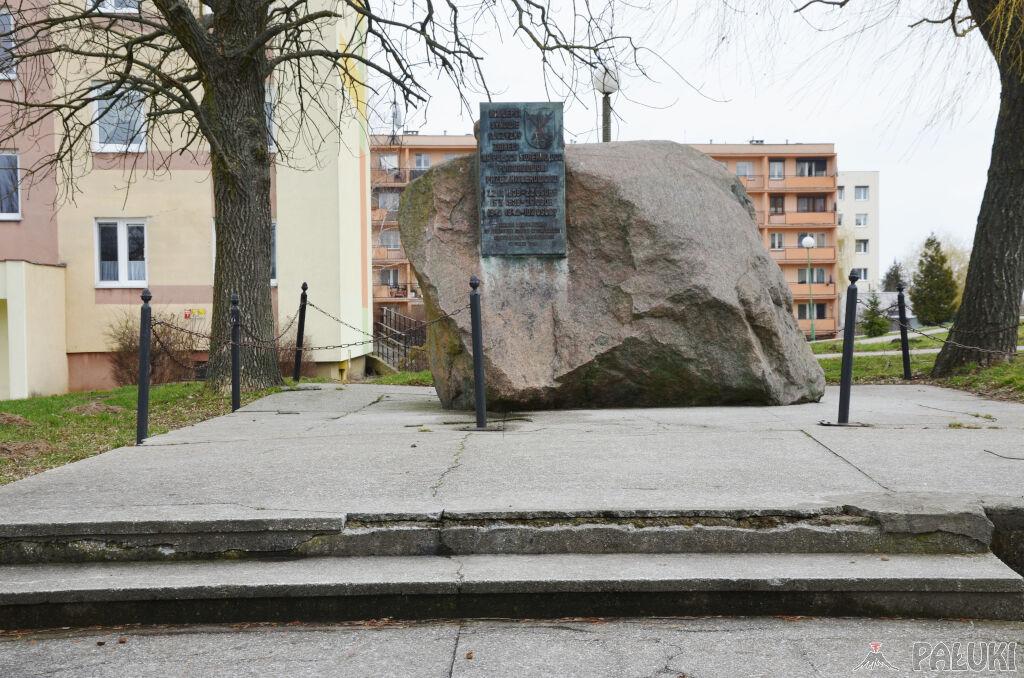 Otrzymali 60.000 zł na renowację obelisku na Sójczym Wzgórzu. Koszty mogą być kilka razy większe