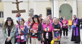 Pielgrzymi ze Strzelna wyruszyli na Jasną Górę (wideo + zdjęcia)