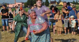 400 porcji darmowej pomidorówki zniknęło w 40 minut (wideo + zdjęcia)