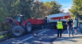 Zderzenie ciągnika z cysterną w Wylatowie na krajowej 15