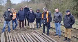 1 km unikalnej w skali Europy linii kolejowej Mogilno-Orchowo już został rozebrany (wideo + zdjęcia)
