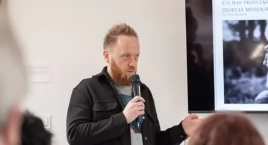 Pasja z obiektywem. Spotkanie seniorów z Filipem Klameckim (zdjęcia)