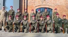 Mogilno - seniorzy obejrzeli musztrę paradną i wojsk&hellip;