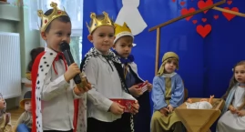 Przedszkole nr 2 w Mogilnie. Misie zaprosiły babcie i dziadków na program artystyczny (film + zdjęcia)