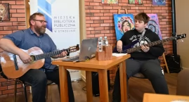 Śpiewana poezja dawnych Kujaw zabrzmiała w strzeleńskiej bibliotece (film + zdjęcia)
