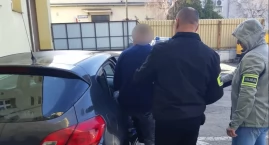 Kryminalni przeszukali jeden z lokali, 47-latek odpowie za posiadanie narkotyków