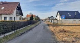 Budowa ulicy Dmowskiego w Mogilnie - radni o braku budowy oświetlenia i porządnego odwodnienia terenu
