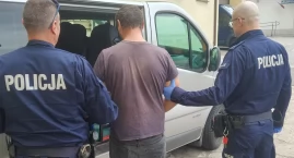 Poszukiwany mieszkaniec powiatu mogileńskiego został zatrzymany i doprowadzony przez policjantów do aresztu śledczego