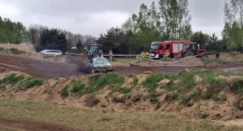 Wyścigi wraków w Dębnie. Wrak Race dla Gabrysi Kwiatkowskiej (film + zdjęcia)