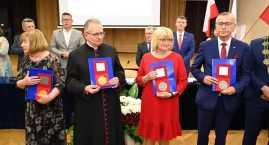 Zdjęcie przedstawia: Czy kolejna osoba otrzyma medal Honorowego Obywatela Gminy Trzemeszno? Radni podejmą decyzję 27 maja