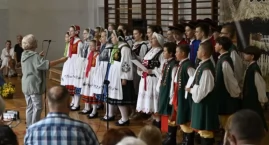 Zdjęcie przedstawia: Współzałożycielka "Strzechy" otrzyma medal Honorowego Obywatela Gminy Trzemeszno. Radni byli jednogłośni