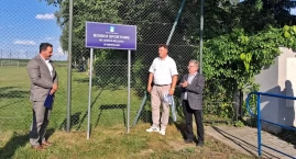 Uroczyste odsłonięcie tabliczki Boiska Sportowego im&hellip;