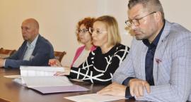 Negocjacje handlowców z Przyjezierza w sprawie długu wobec gminy. Do zapłacenia ponad 100 tysiecy. Wójt jest nieugięty