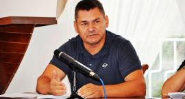 Radny Marcin Czaplicki broni policjantów przed atakami wójta. - To o czym w tej chwili opowiada wójt, to są właśnie plotki - mówił podczas sesji