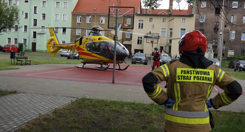 Śmigłowiec LPR wylądował w centrum Nowej Soli 