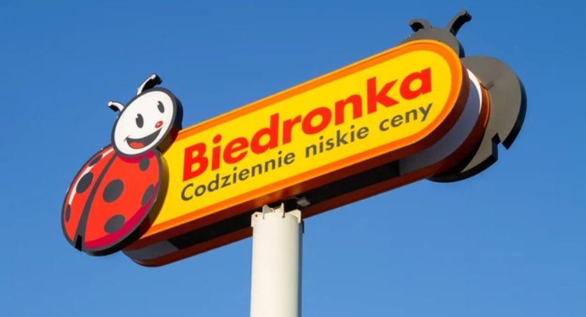 Popularna sieć handlowa wydłuża godziny pracy sklepów w majówkę