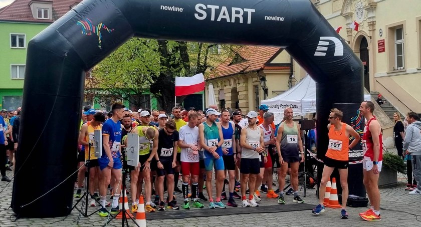 9. Wołowski Bieg Flagi Narodowej [wideo]