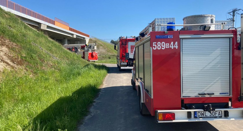 Próba samobójcza w Brzegu Dolnym. Na miejscu interweniują służby [WIDEO]