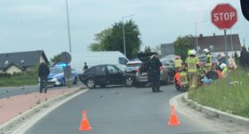 Uwaga, wypadek! Droga jest zablokowana