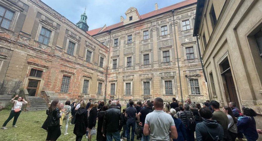 Zwiedzanie klasztoru w Lubiążu  
