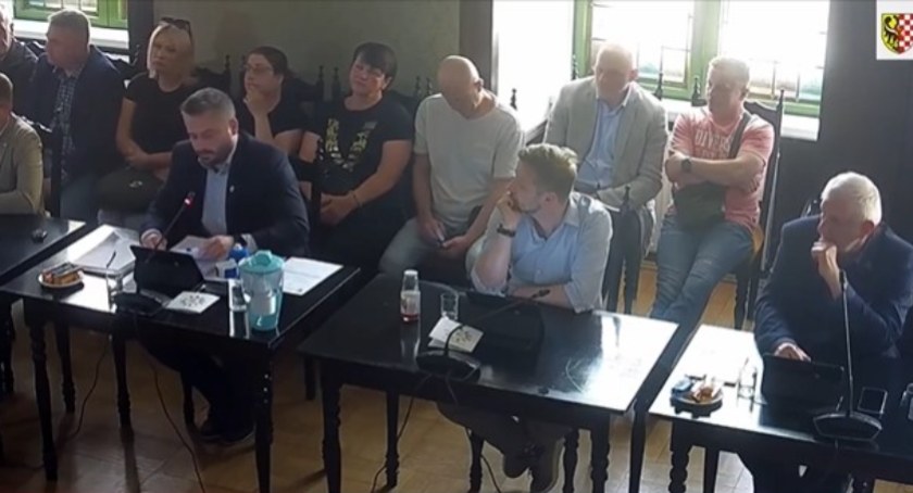 Wińsko dziękowało za drogi staroście, a Wołów nazwał go kłamcą